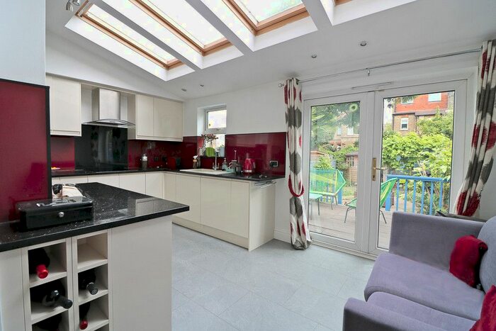 3 Bedroom Terraced House To Rent In Harrow View Road, London, W5