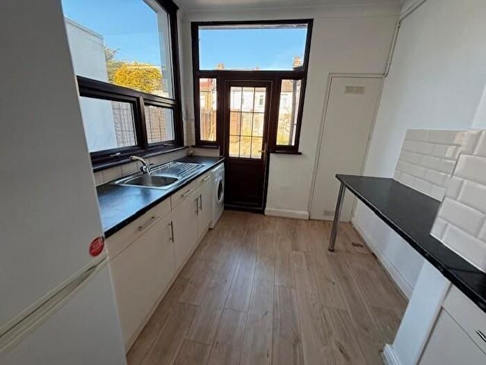 3 Bedroom Terraced House For Sale In Melrose Avenue, CR4