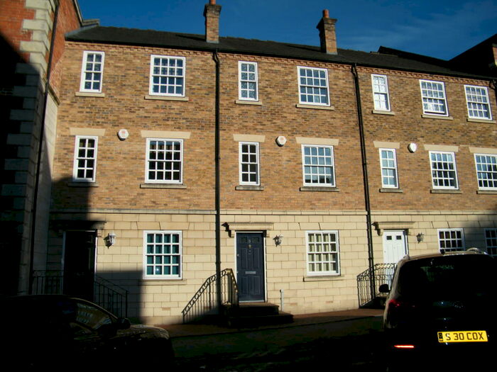 3 Bedroom House To Rent In Stourbridge, West Midlands, DY8