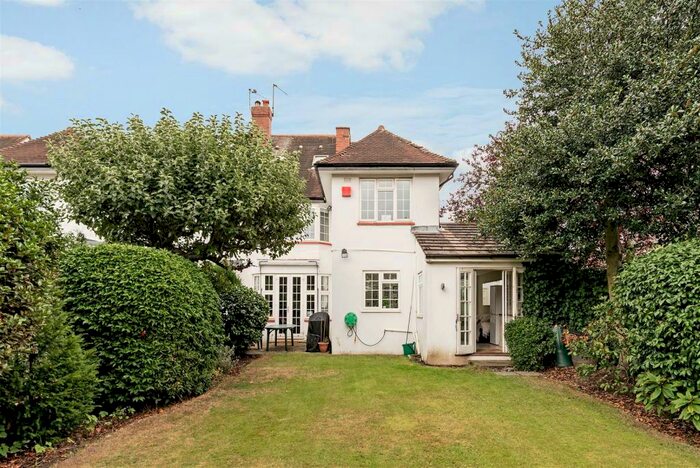 4 Bedroom Semi-Detached House To Rent In Hood Avenue, East Sheen, SW14