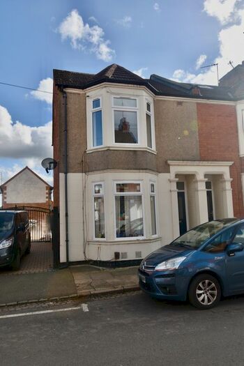 2 Bedroom Flat To Rent In Adnitt Road, Abington, Northampton, NN1