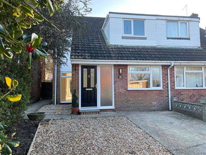 4 Bedroom Semi Detached House For Sale In Ridley Close, Holbury, SO45