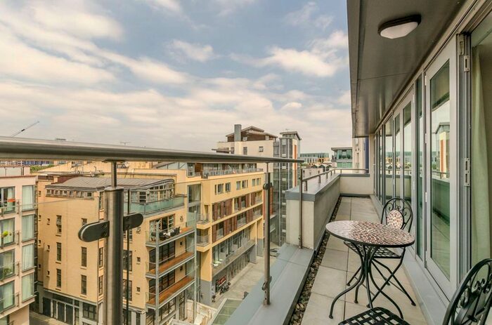 2 Bedroom Flat To Rent In Hardwicks Square, Wandsworth, London, SW18