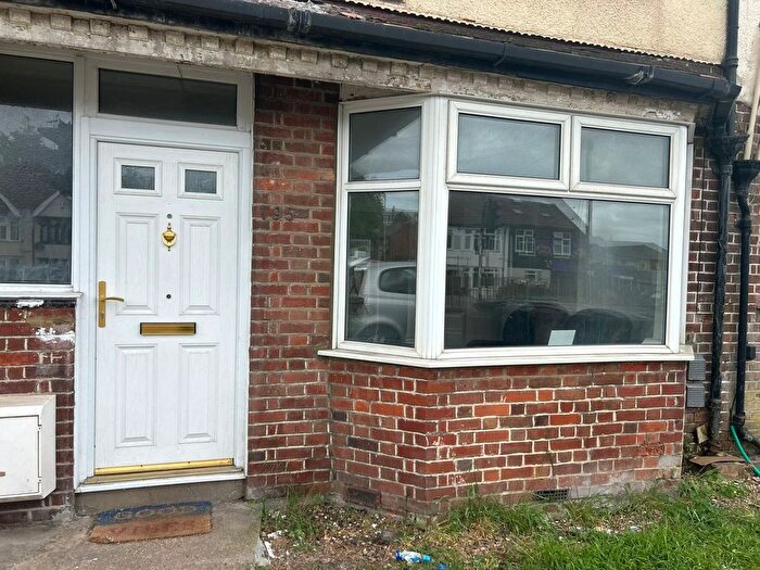 3 Bedroom Terraced House To Rent In Luton, LU4