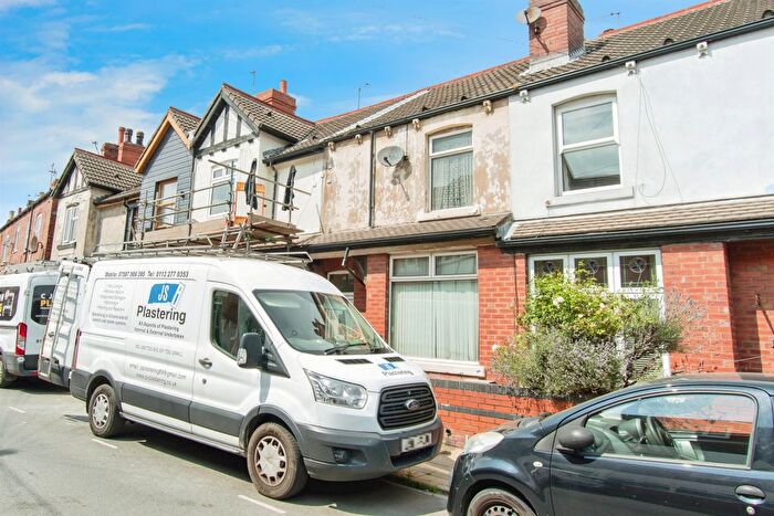 2 Bedroom Terraced House For Sale In Lower Oxford Street, Castleford, WF10