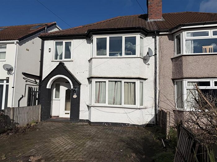 3 Bedroom Semi Detached House For Sale In Woodwells Road, Birmingham, B8
