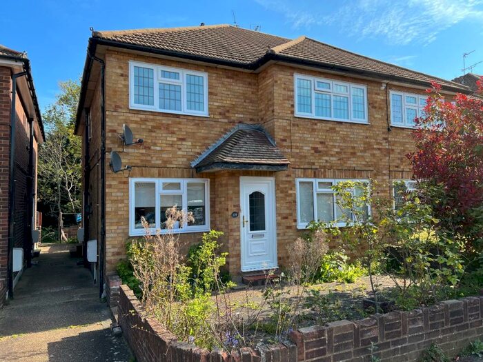 2 Bedroom Maisonette To Rent In Shevon Way, Brentwood, CM14