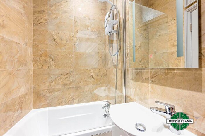 1 Bedroom Flat To Rent In Wordsworth Parade, Green Lanes, N8