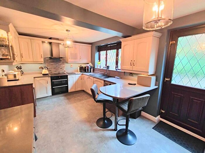 4 Bedroom Detached House For Sale In Crowtrees Park, Rastrick, HD6