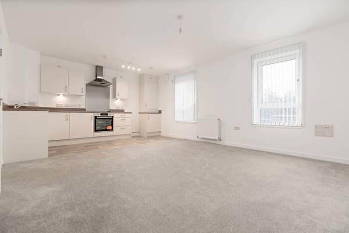 2 Bedroom Apartment To Rent In Flat / Coll Grove, Glasgow, G21