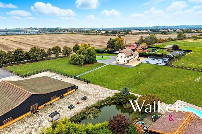 4 Bedroom Detached House For Sale In Harrow Lane, Bulphan, Upminster, RM14