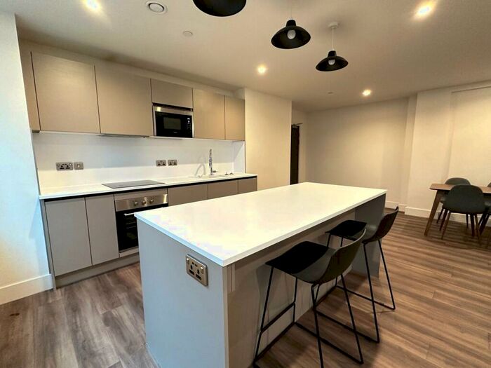 2 Bedroom Apartment To Rent In Cornwall Street, Birmingham, West Midlands, B3