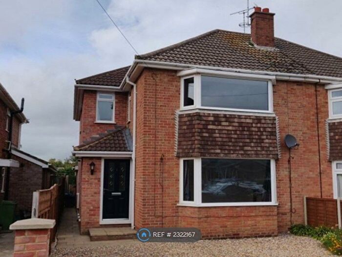 4 Bedroom Semi-Detached House To Rent In Everest Road, Cheltenham, GL53