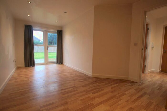 1 Bedroom Flat To Rent In Markfield Court, Leicester, LE4