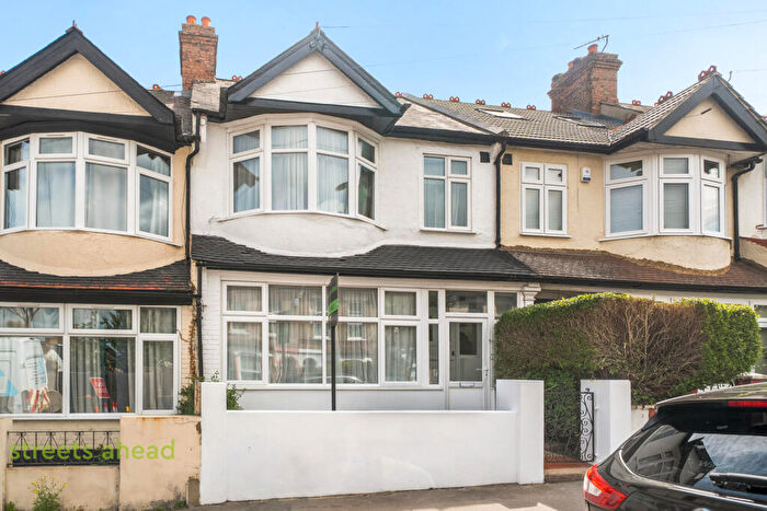 3 Bedroom Terraced House For Sale In Manchester Road, Thornton Heath, CR7