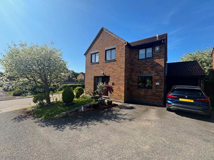 4 Bedroom Detached House To Rent In Joules Court, Shenley Lodge, MK5