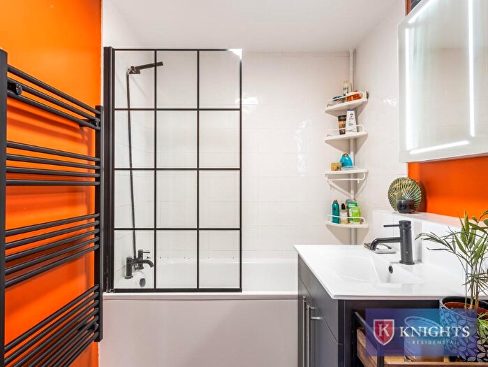 2 Bedroom Apartment For Sale In Somerset Hall, Tottenham, London, N17