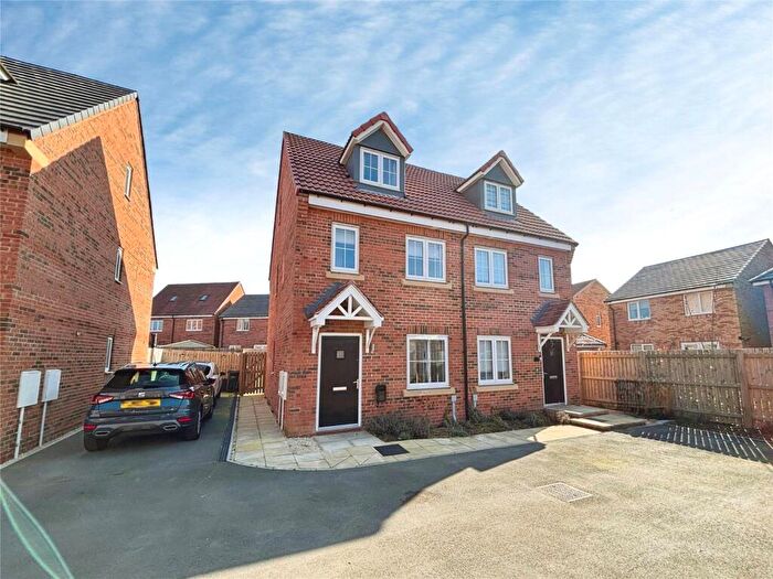 3 Bedroom Semi-Detached House For Sale In Kirkby Grove, Bircotes, Doncaster, Nottinghamshire, DN11