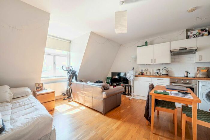 Studio To Rent In Adamson Road, Swiss Cottage, London, NW3