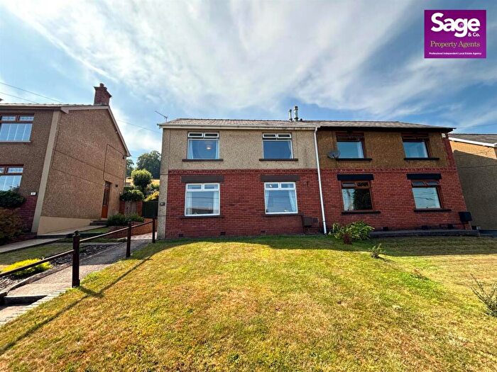 3 Bedroom Semi-Detached House For Sale In Sunnybank Road, Griffithstown, Pontypool, NP4