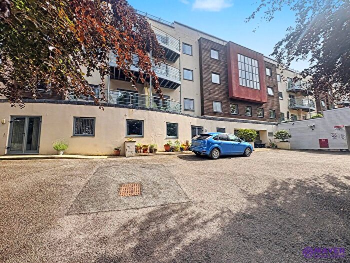 1 Bedroom Flat For Sale In White Water Court, Plymouth, PL7