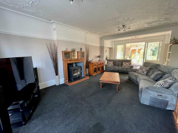 4 Bedroom Detached House For Sale In St. Clements Avenue, Blackpool