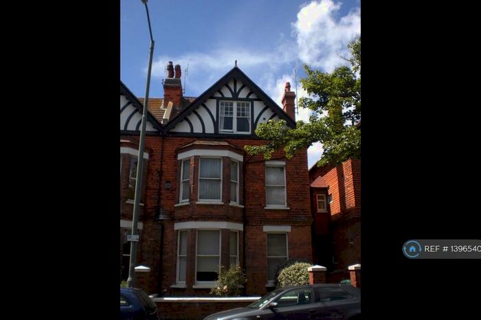 1 Bedroom Flat To Rent In Sackville Road, Hove, BN3