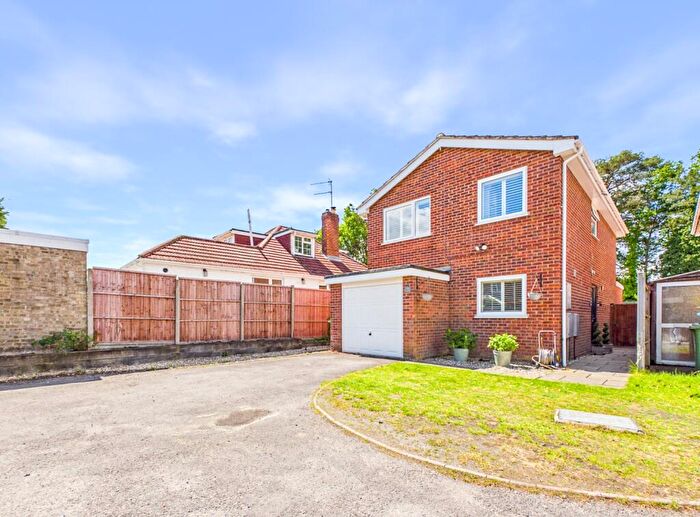 4 Bedroom Detached House For Sale In Fernlea, Whitehill, Bordon, Hampshire, GU35