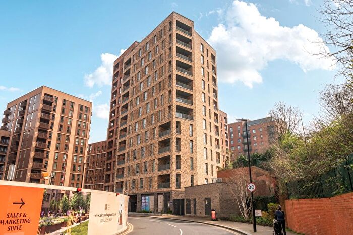 2 Bedroom Flat To Rent In Mary Neuner Road, London, N8