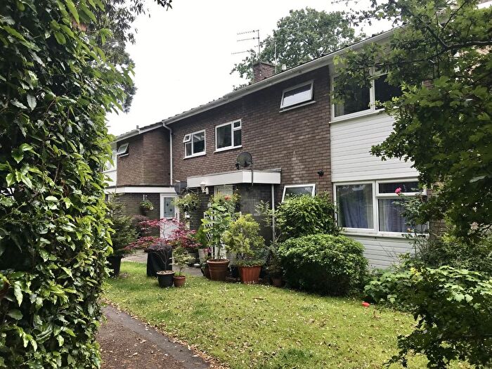 2 Bedroom Flat To Rent In Hoburne Gardens, Highcliffe, BH23