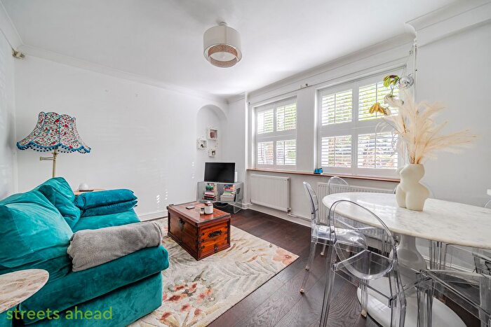 1 Bedroom Flat For Sale In Thicket Road, London, SE20