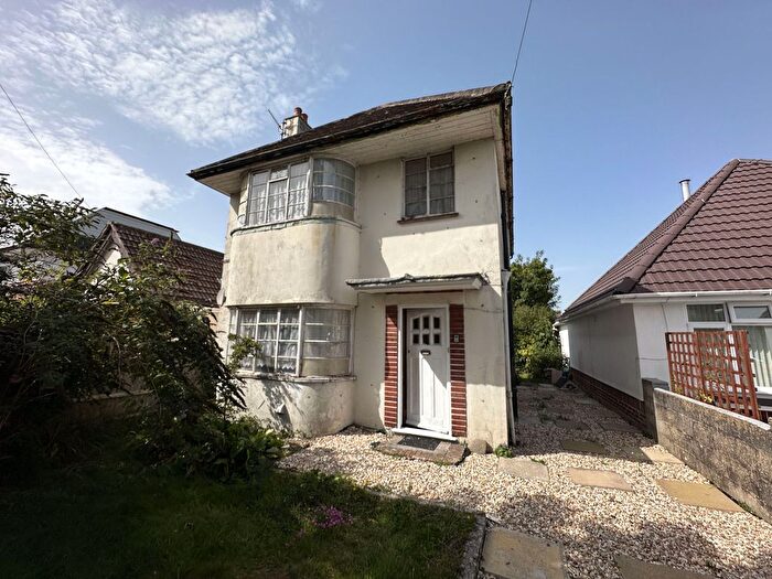 3 Bedroom Detached House For Sale In Stanley Green Road, Poole, BH15