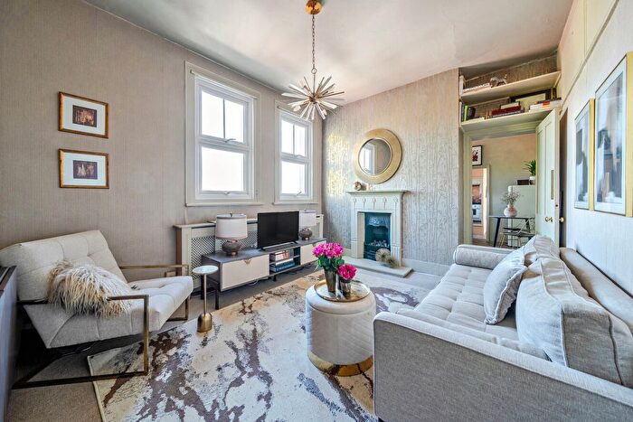 1 Bedroom Flat For Sale In Spencer Road, Chiswick, London, W4