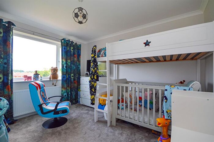 3 Bedroom Detached House For Sale In Fairfield Gardens, Ossett, WF5