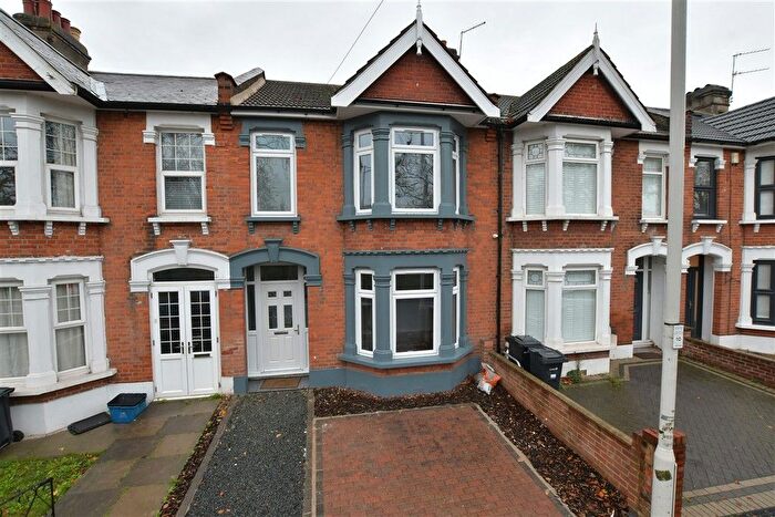 3 Bedroom Terraced House For Sale In South Park Drive, Ilford, Essex, IG3