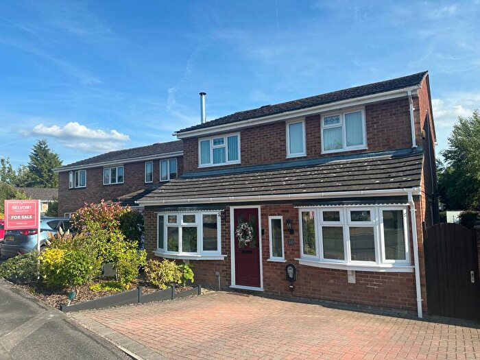 4 Bedroom Detached House For Sale In Ilex Close, Tadley, RG26