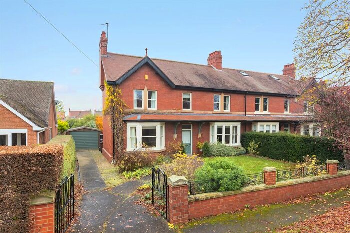 4 Bedroom Property For Sale In The Avenue, Norton, Malton, YO17