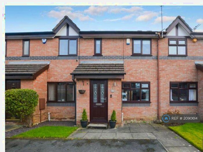 2 Bedroom Terraced House To Rent In College Close, Stockport, SK2