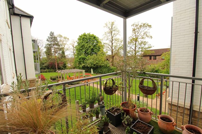 2 Bedroom Flat For Sale In Applegate House, Trowbridge, BA14