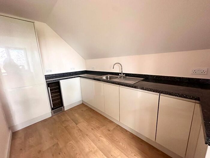 2 Bedroom Flat To Rent In Marvels Lane, Grove Park, London, SE12