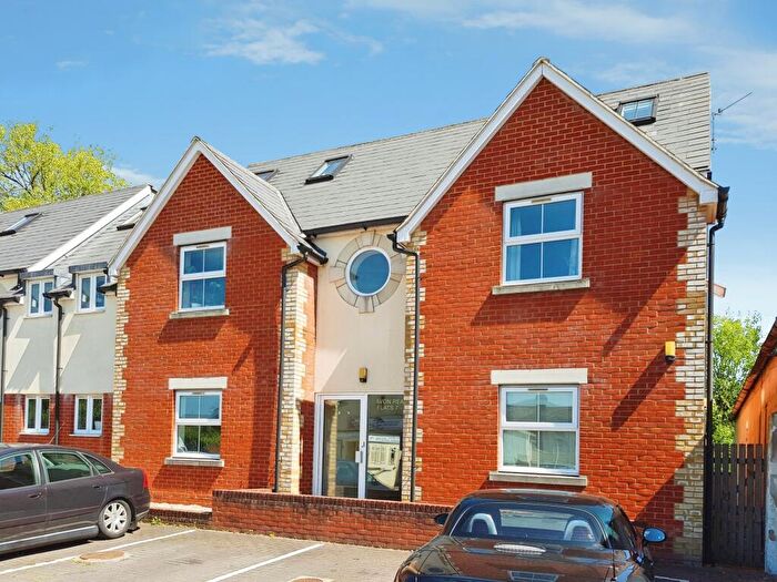 1 Bedroom Flat To Rent In *Viewings Paused* Middleton Road, Salisbury, SP2