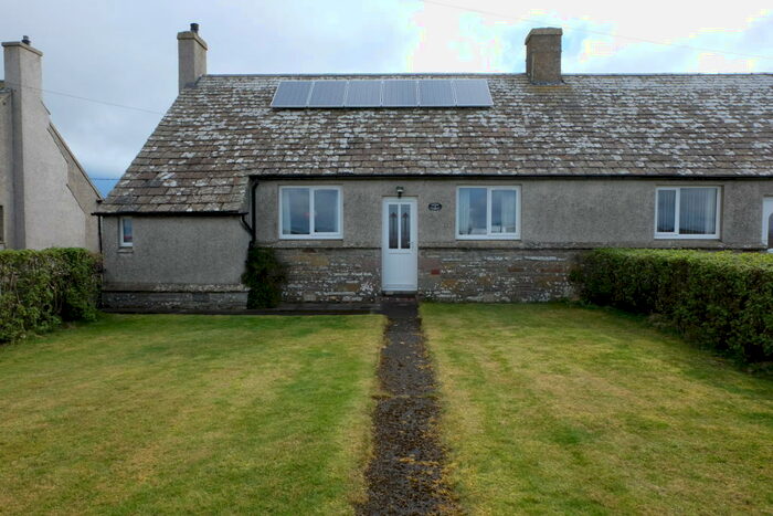 3 Bedroom Semi-Detached House For Sale In Dunbar Cottages, KW1