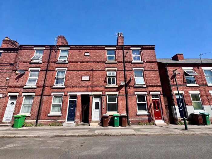 4 Bedroom Terraced House For Sale In Sherbrooke Road, Nottingham, Nottinghamshire, NG5