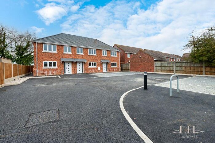 3 Bedroom End Of Terrace House To Rent In Albie Close, RM7