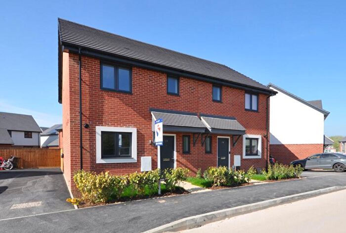3 Bedroom Semi Detached House To Rent In Spindle Way, Hardwicke, Gloucestershire, GL2