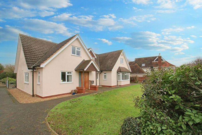 5 Bedroom House To Rent In Church Road, Willington, MK44