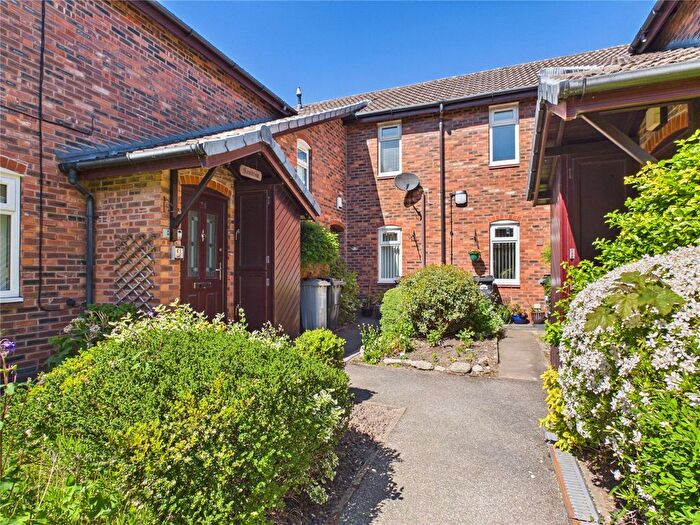 2 Bedroom Flat For Sale In Nightingale Close, Wilmslow, Cheshire, SK9