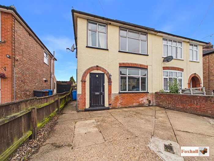 3 Bedroom Semi-detached House For Sale In Fairfield Road, Ipswich, IP3