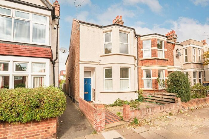 2 Bedroom Flat For Sale In Milton Road, Hanwell, W7