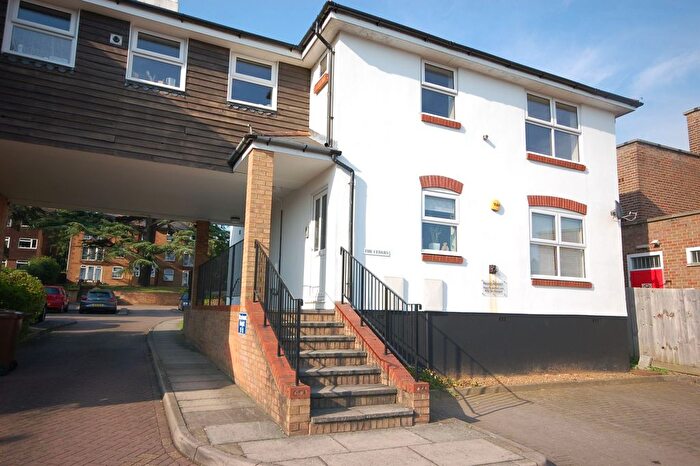 1 Bedroom Flat For Sale In Rectory Road, Rickmansworth, WD3